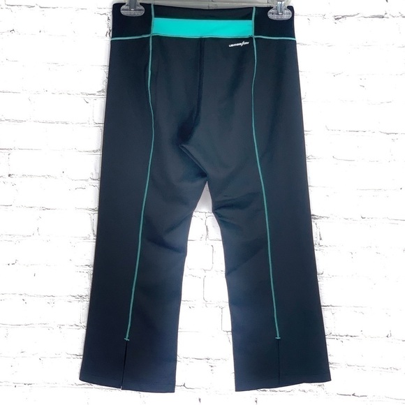 EUC-NEW Balance Lightning Dry Back Slit Capri SM - Picture 9 of 14